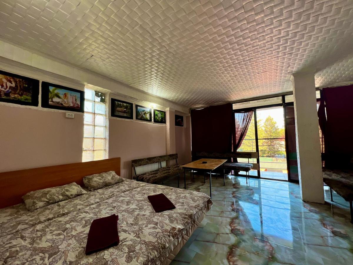 Smile Guesthouse Tiflis Exterior foto